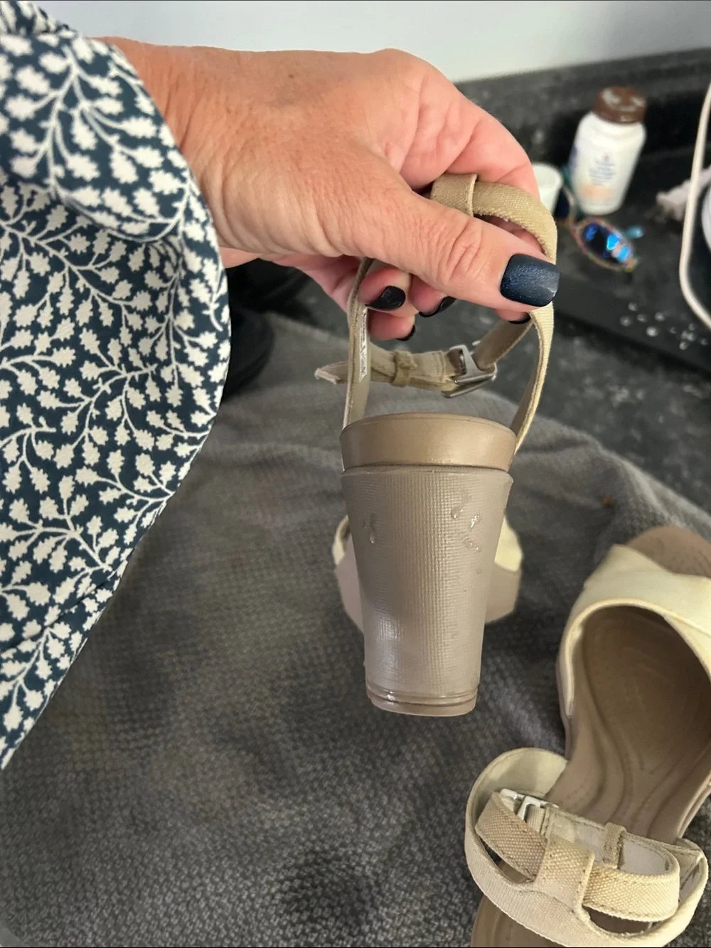 CROCS tan canvas